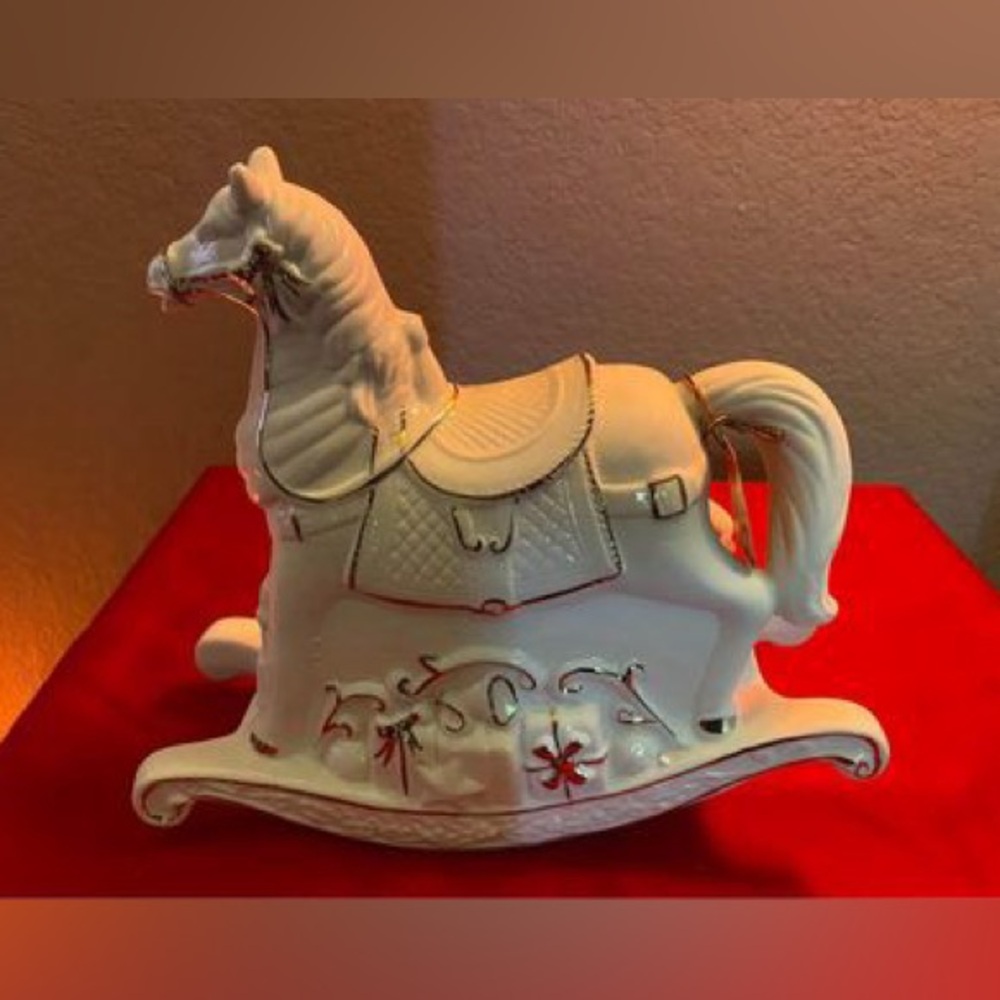 NWT Vintage in original box Musical Rocking Horse Collectors Item Perfect WORKS! - Picture 4 of 11